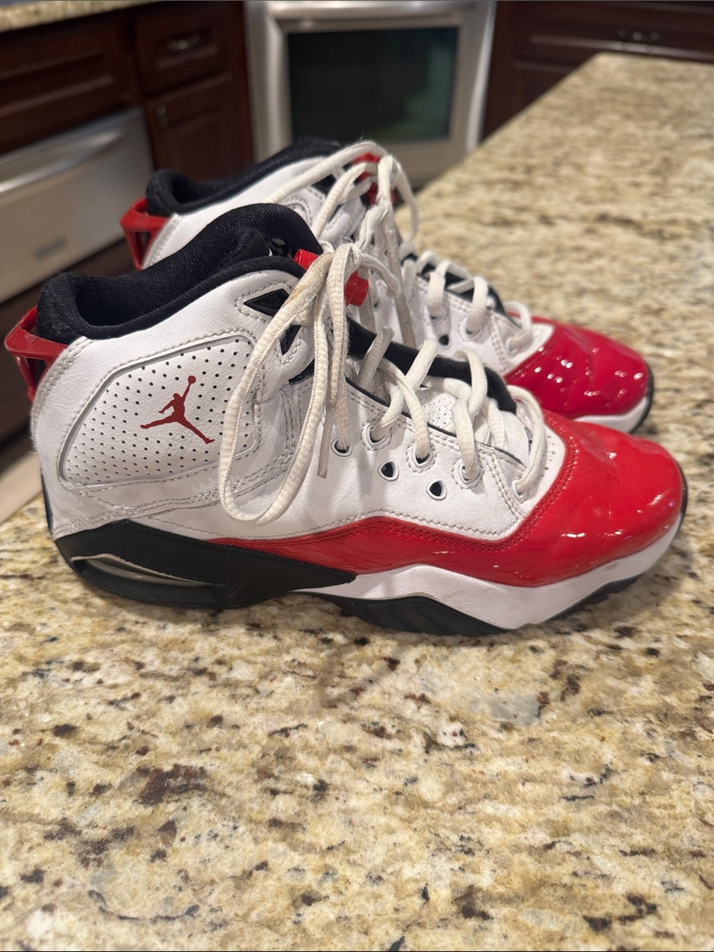Boys Jordan’s size 4